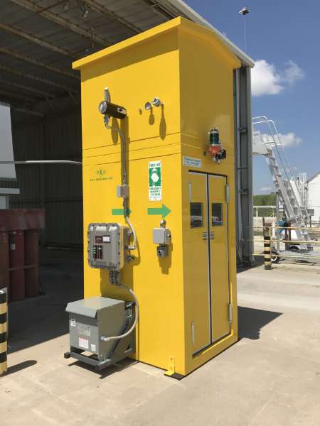 thumbnail image 2 of Emergency Shower And Eye Wash Station Combo - Safety Eyewash Unit 2 of 4
